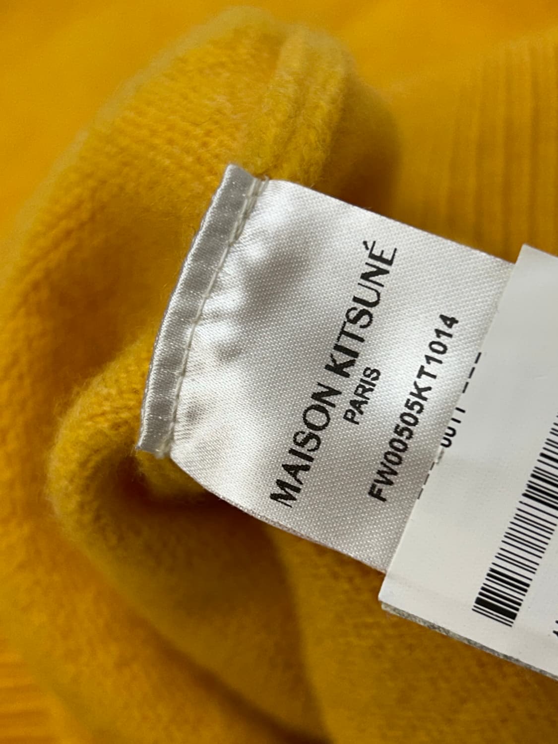 Maison Kitsune 메종 키츠네 옐로우컬러 터틀넥 스웨터 상품이미지7