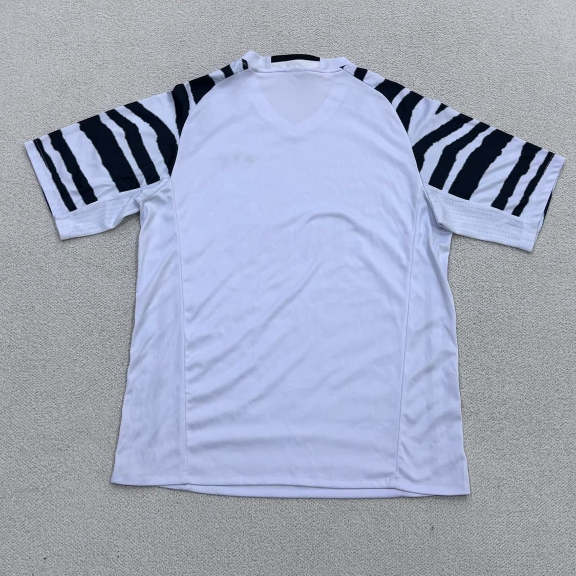 L 지프 유벤투스 써드 유니폼 0414E 상품이미지2