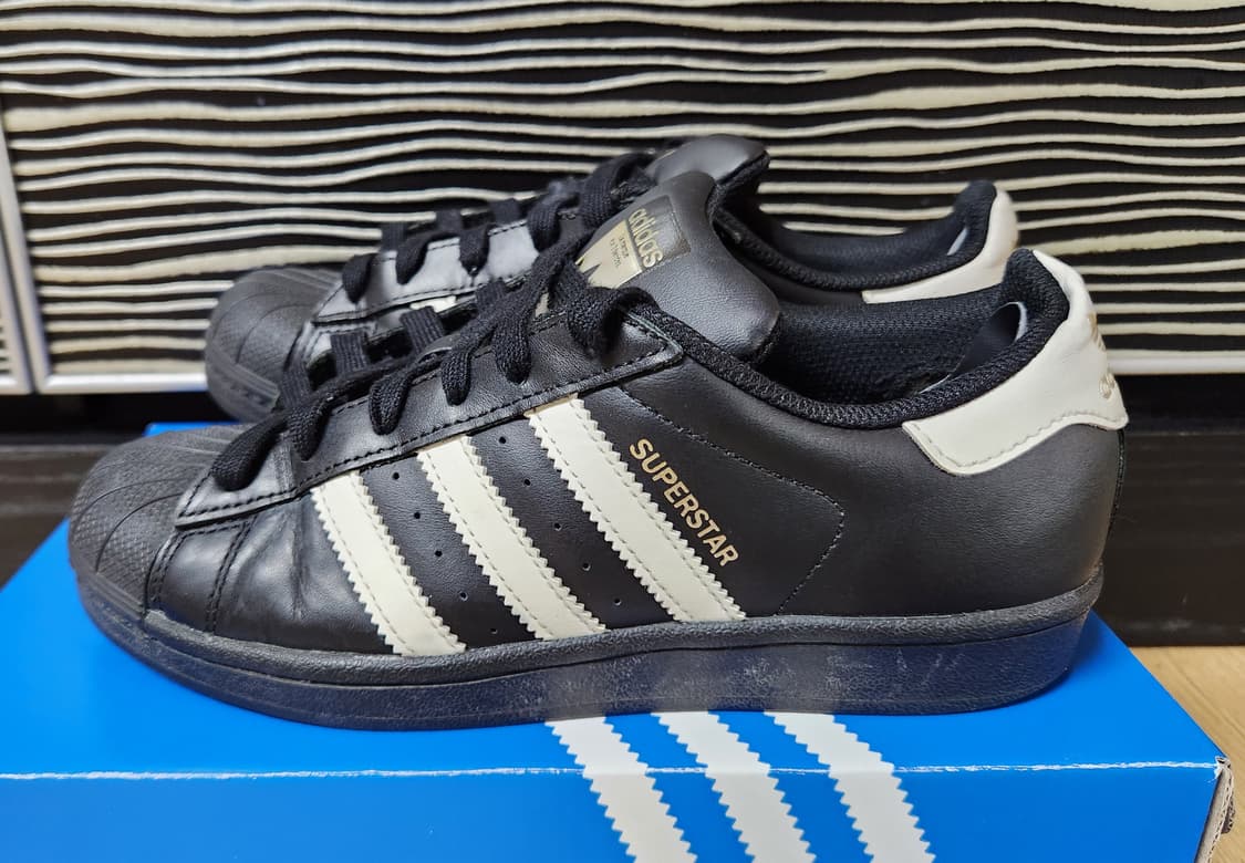 adidas 아디다스 슈퍼스타 블랙 & 화이트 
스니커즈, 운동화 230 상품이미지4