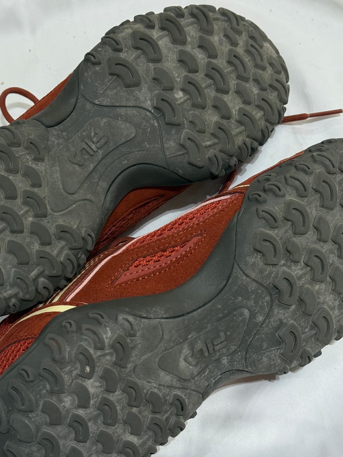 ‼️이사 처분 (1회착용) 휠라 에샤페 브릭운동화 스니커즈 240 상품이미지4