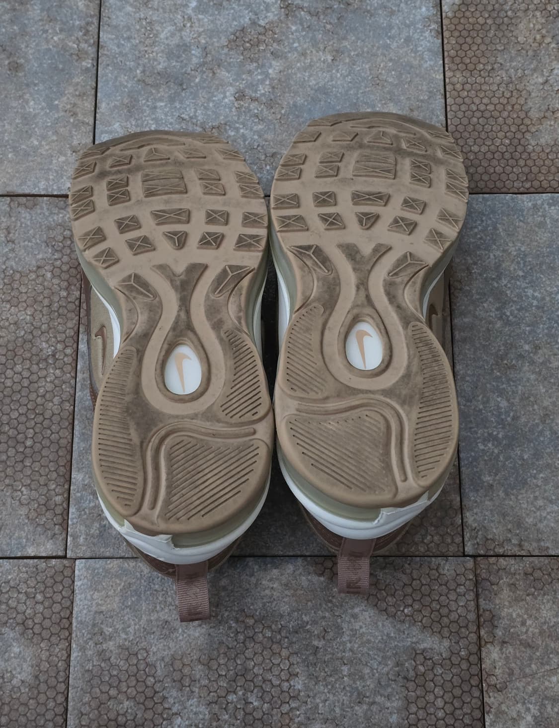 (230)나이키 에어맥스 97 울트라 17 메탈릭 브론즈 상품이미지9