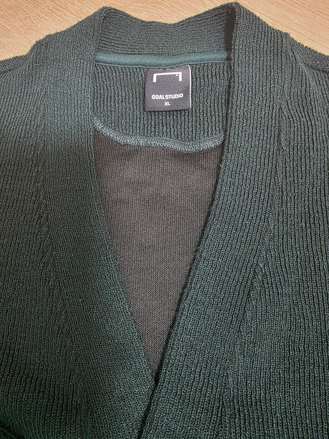 골스튜디오 브이넥 자수 로고 가디건 XL 상품이미지3