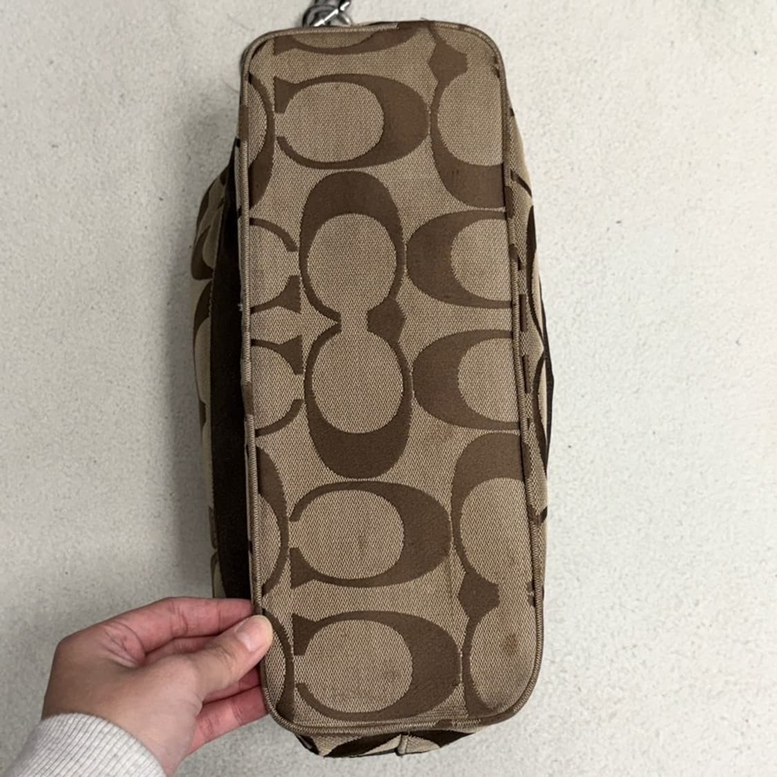 COACH 시그니처 캔버스 호보 숄더백 상품이미지6