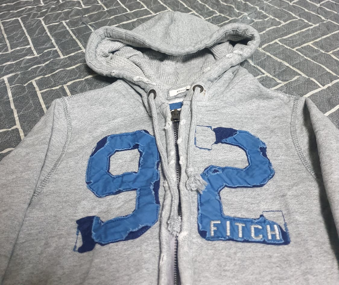 아베크롬비 머슬핏 혜비 디스트로이드 빈티지 후드짚업 그레이 (M) 상품이미지2