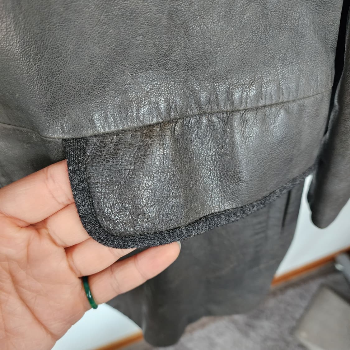 엠씨 후드 가죽 롱 코트 블랙 상품이미지4