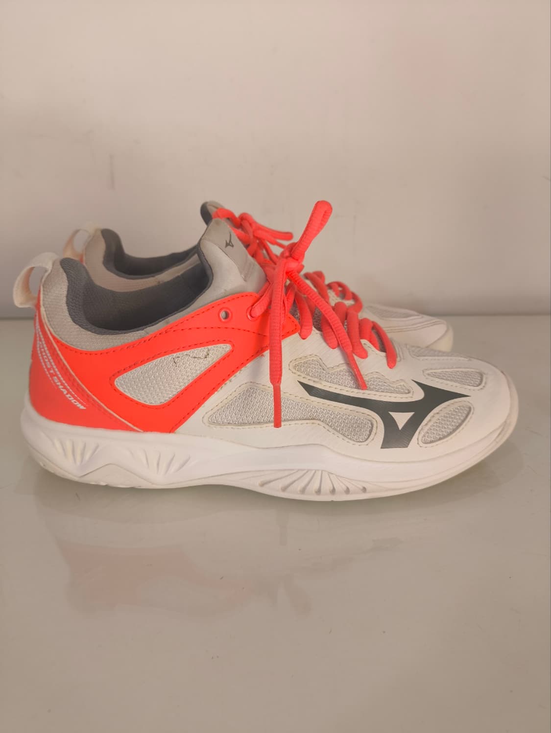 245mm 미즈노 고스트 쉐도우 인도어화 탁구화  상품이미지2