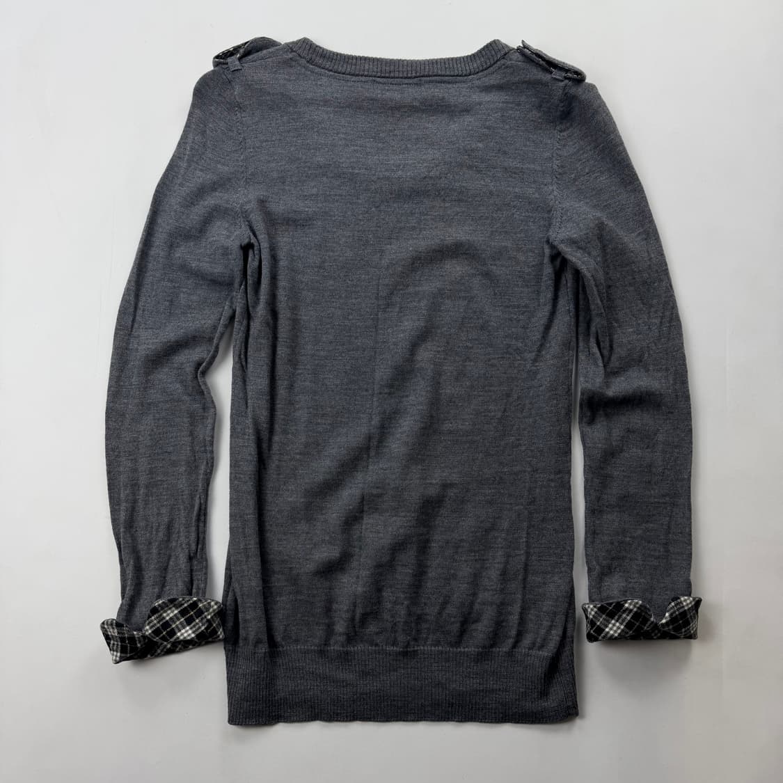 버버리 블루라벨 견장 디테일 니트 상품이미지4