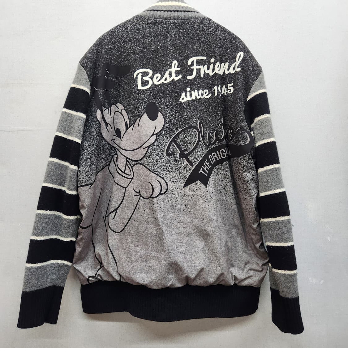 디즈니 플루토 백프린팅 집업(앞니트뒤점퍼) L(남여공용) 상품이미지1