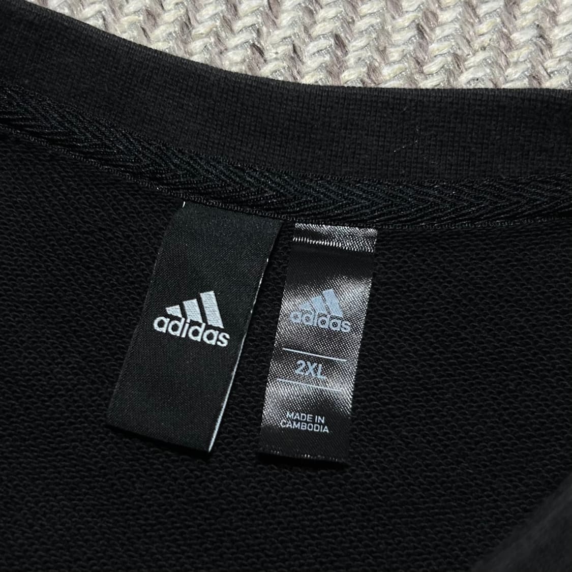 [XL] adidas 아디다스 에센셜 3st 블랙 라운드 맨투맨 상품이미지4