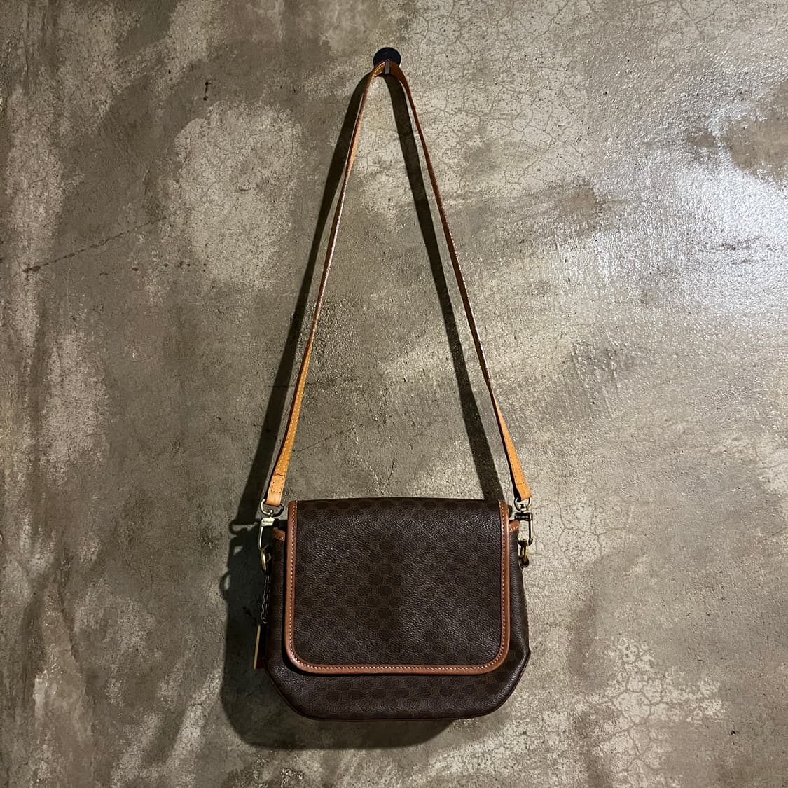 셀린느 크로스백 상품이미지1