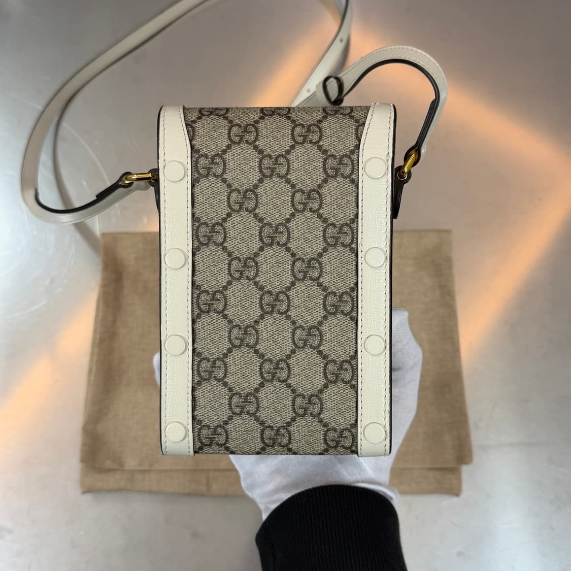 [리오브전포점] 구찌 GG 캔버스 홀스빗 폰 홀더 크로스백 상품이미지2