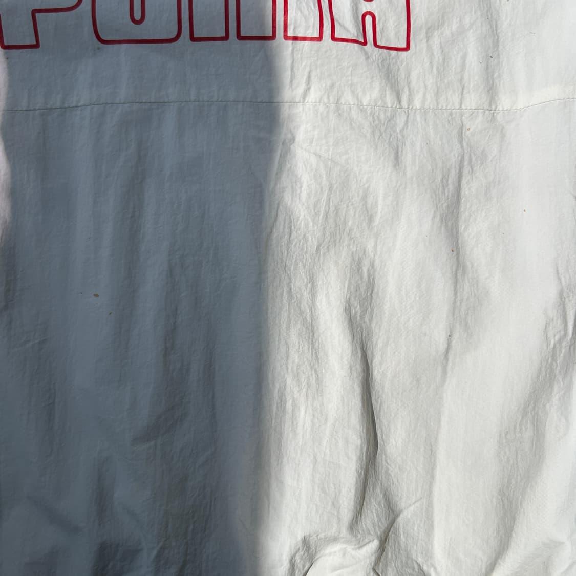 퓨마 빅로고 화이트 바람막이 상품이미지8