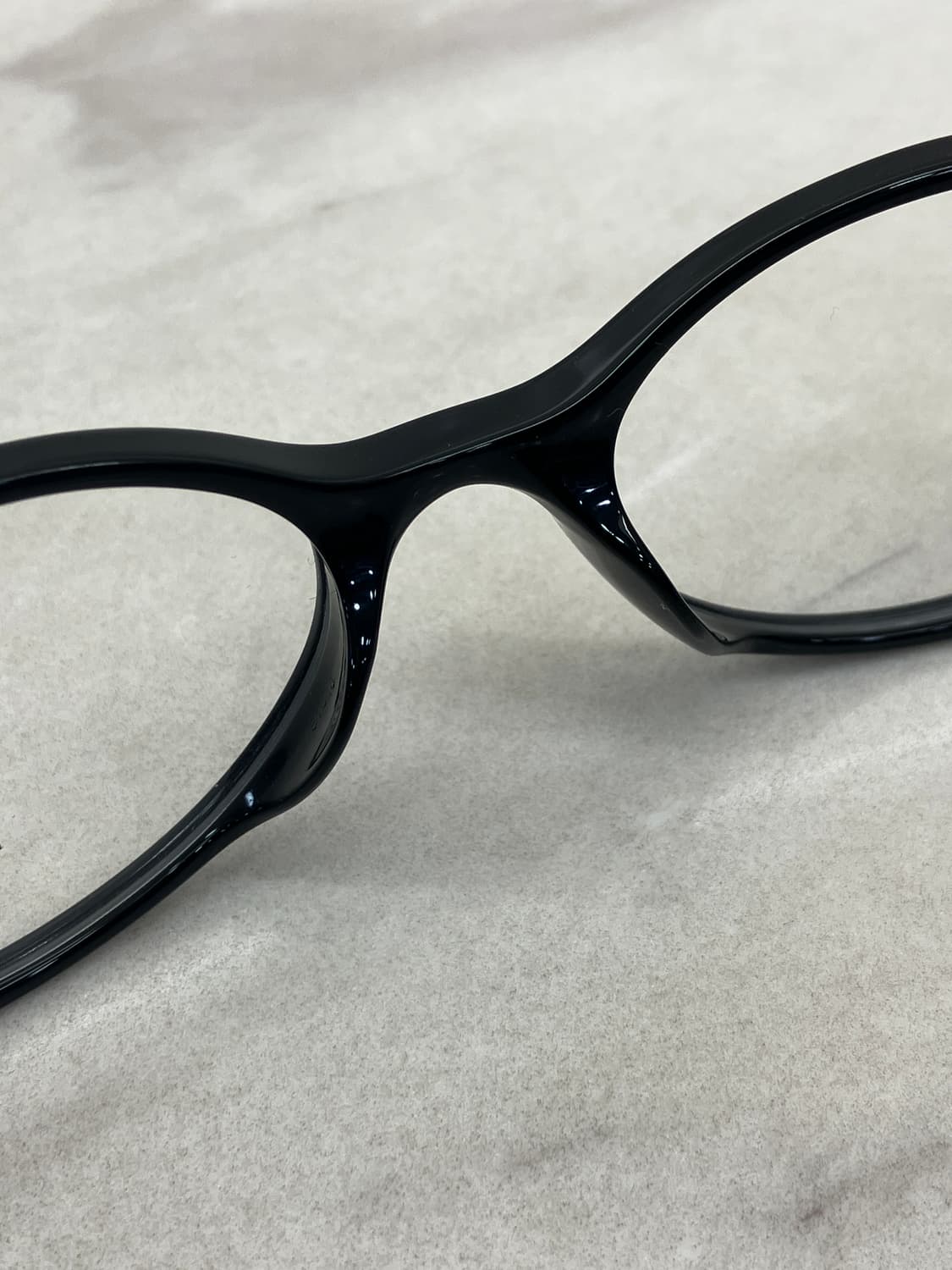 펜디 FENDI 긱시크 올 블랙 오벌 뿔테 안경 상품이미지4