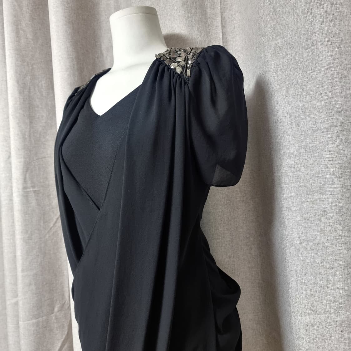 모조에스핀 드레스 원피스 큐빅숄더 (55) 2회착+드라이완/ 상태최상 상품이미지6