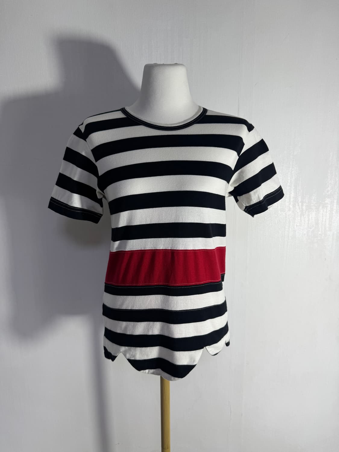 AD2003 꼼데가르송 컷아웃 스트라이프 티셔츠 상품이미지3