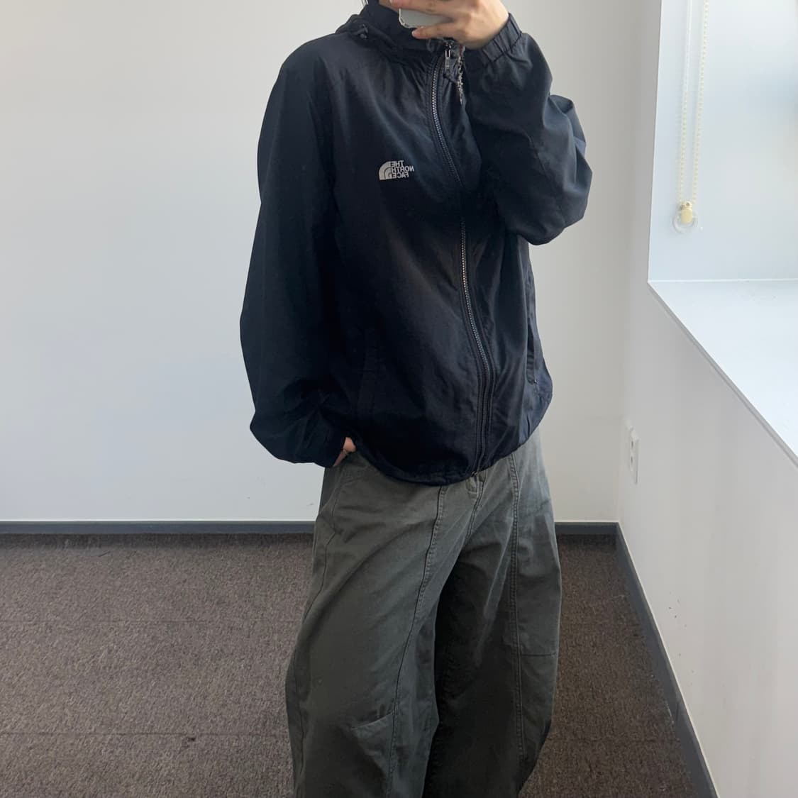 The north face 노스페이스 블랙 바람막이 상품이미지2