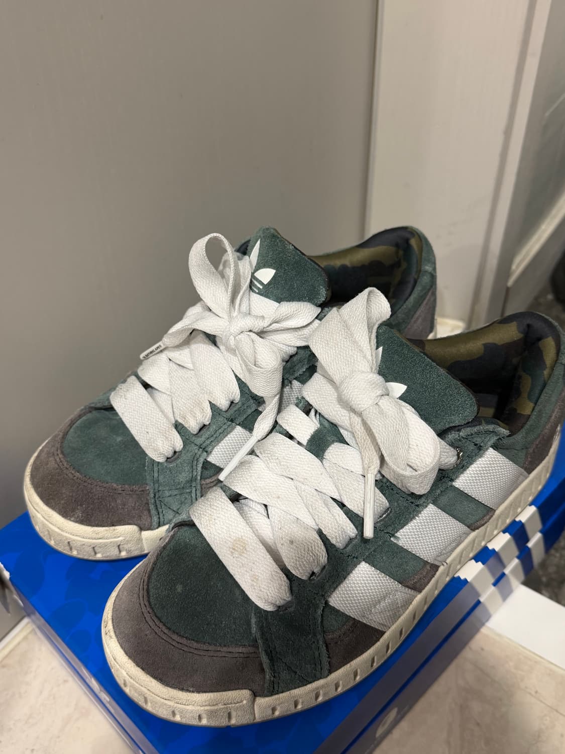 아디다스 베이프 로우수트 쉐도우 그린 클라우드 화이트 상품이미지5