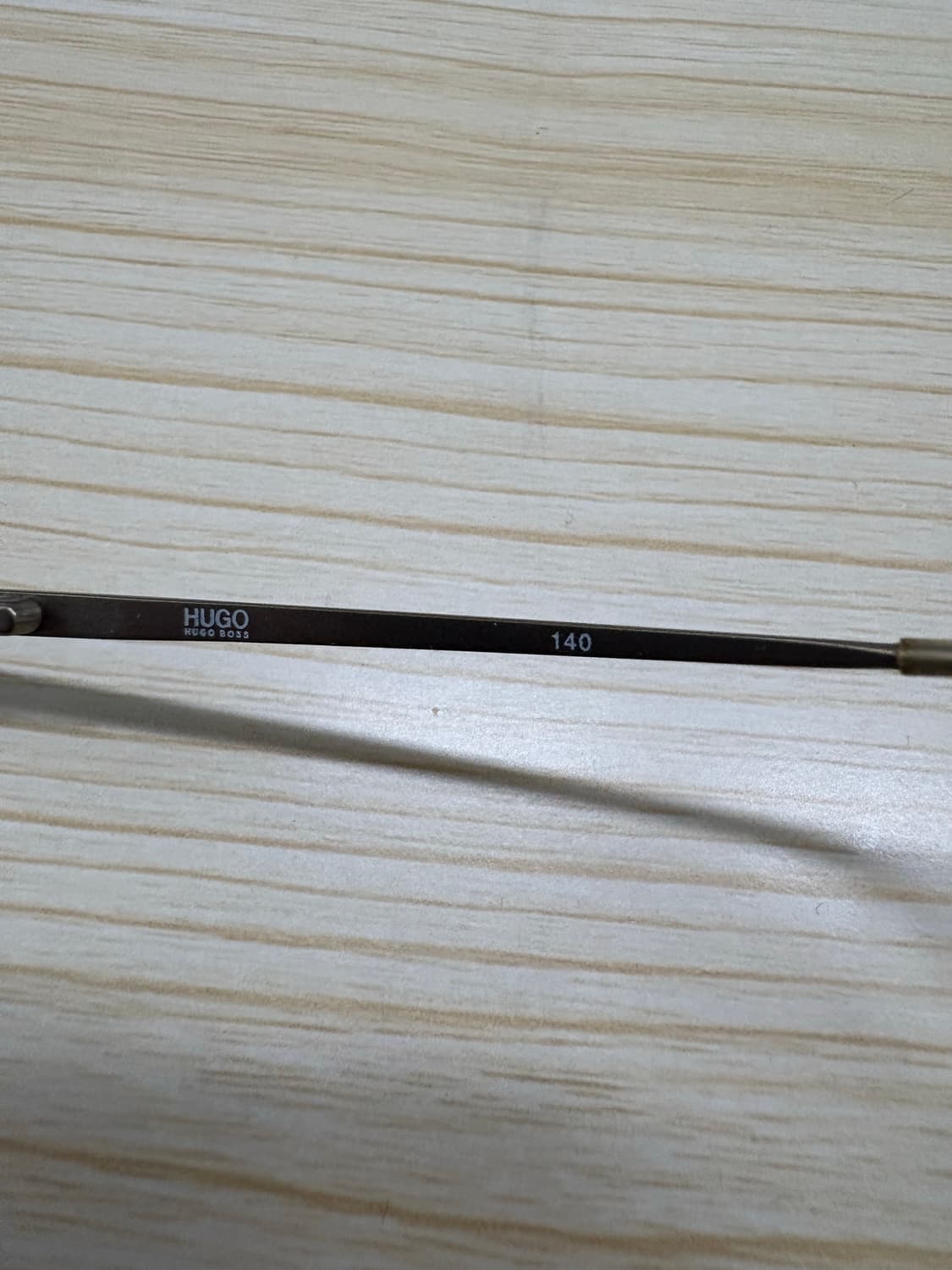 휴고 보스 티타늄소재 안경 상품이미지4