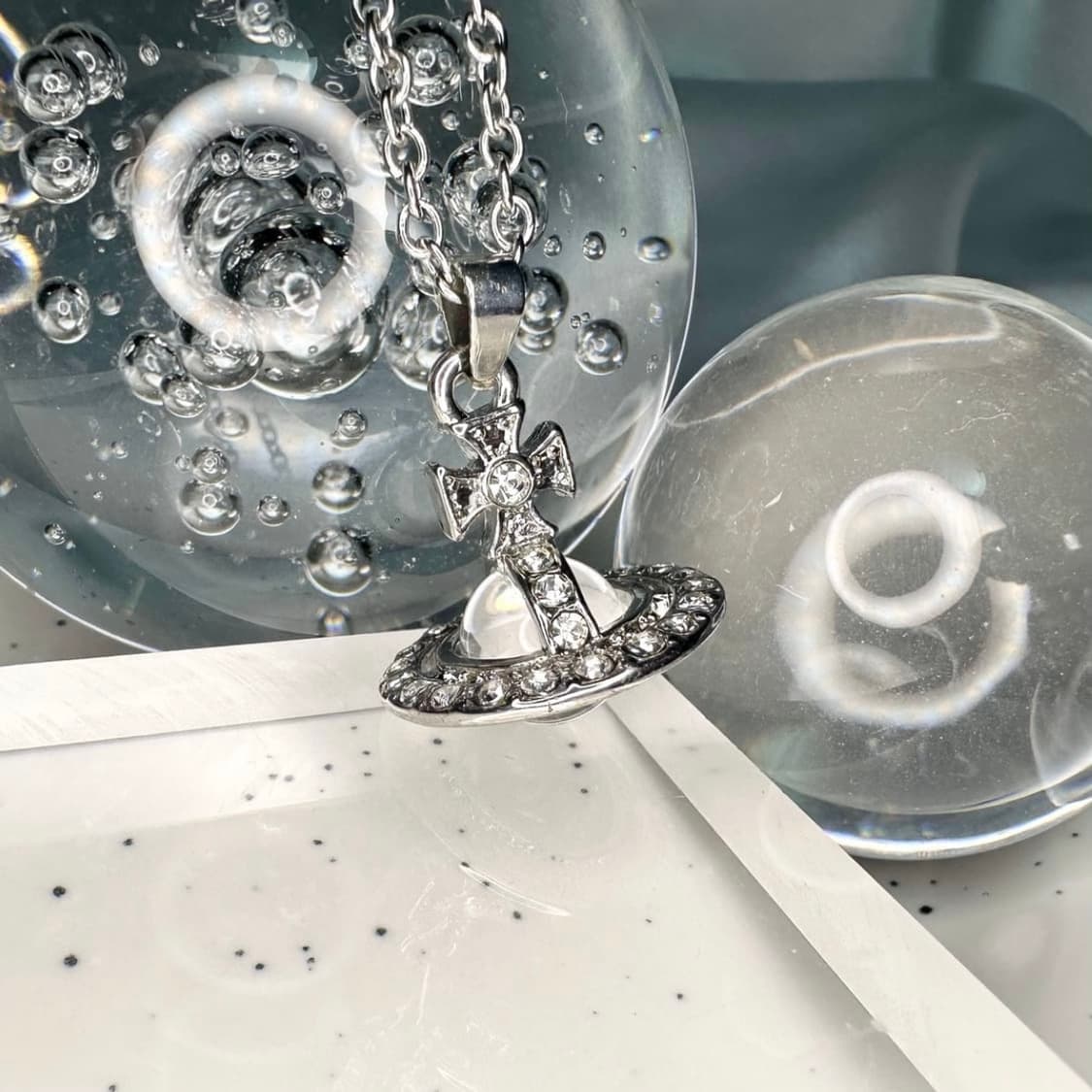 비비안웨스트우드 화이트 크리스탈 3d orb 팬던트 체인 목걸이(새상품) 상품이미지4