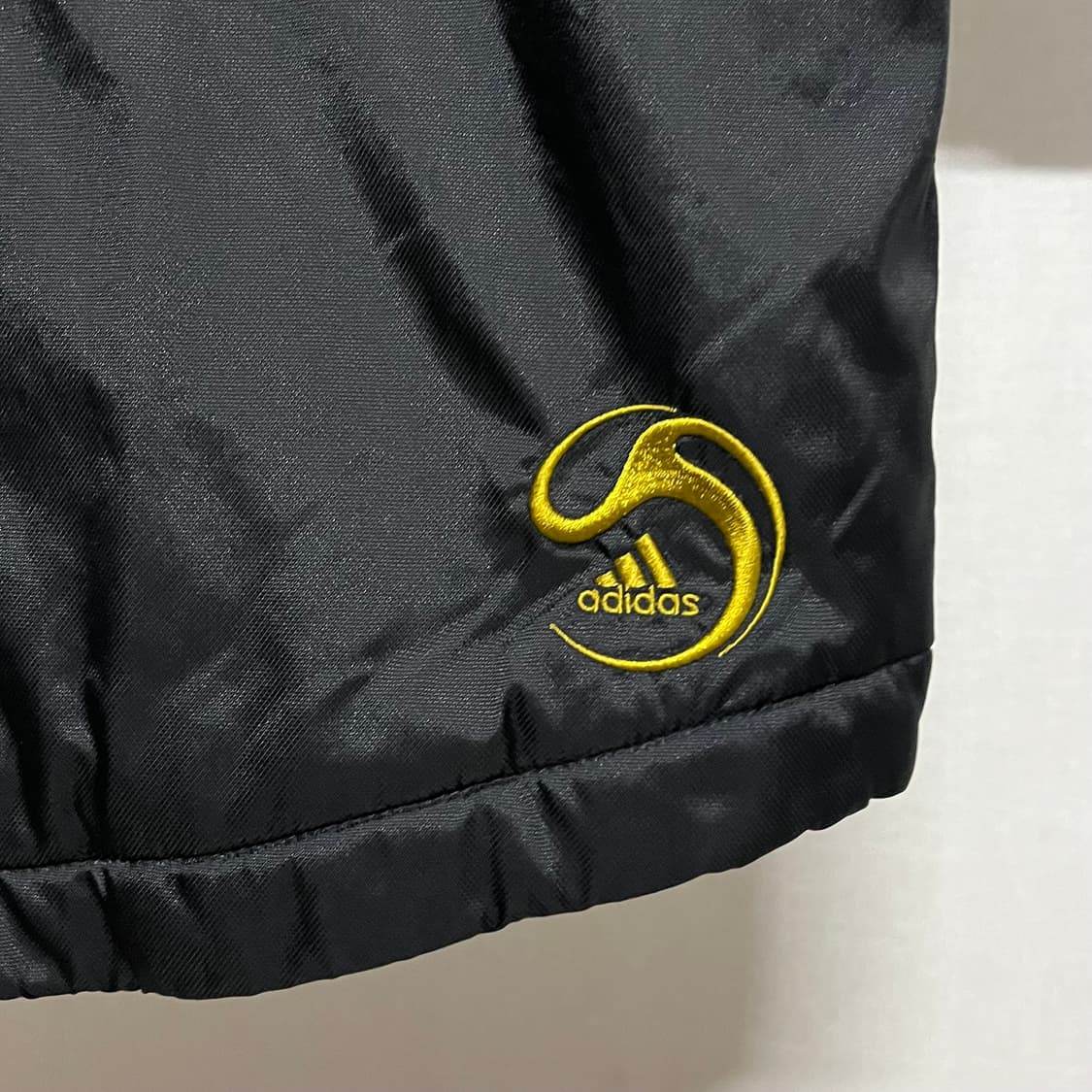 아디다스 검정색 롱패딩 90 상품이미지5