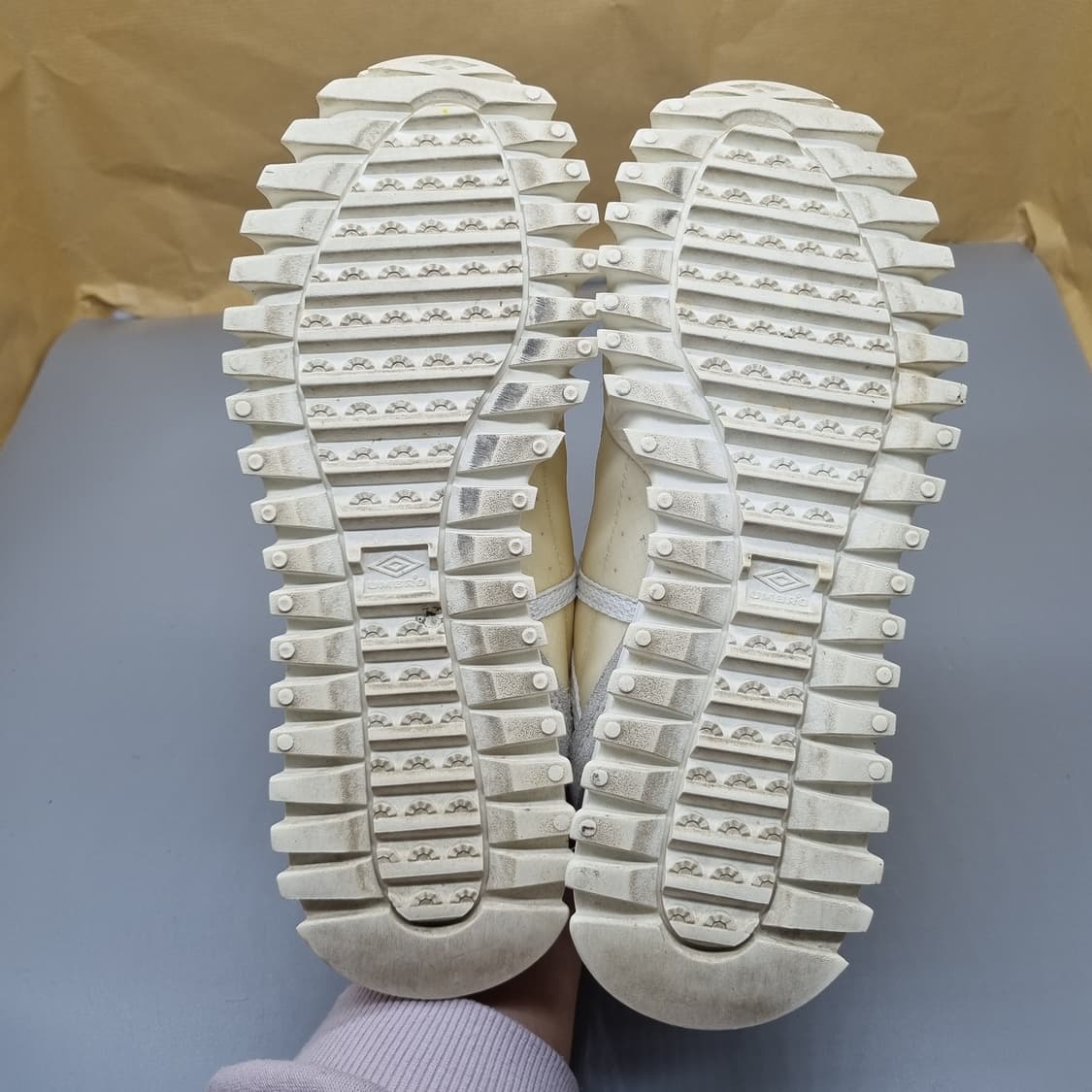 엄브로 헤로파 운동화245  상품이미지3