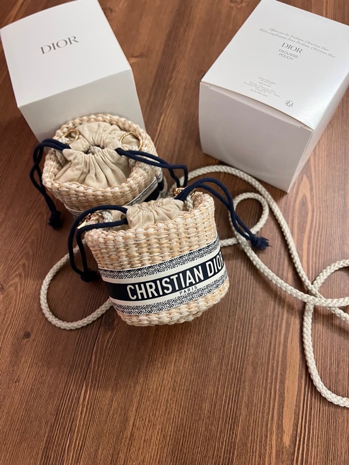  디올뷰티 라탄 드로스트링 미니 크로스백 디올기프트 상품이미지1