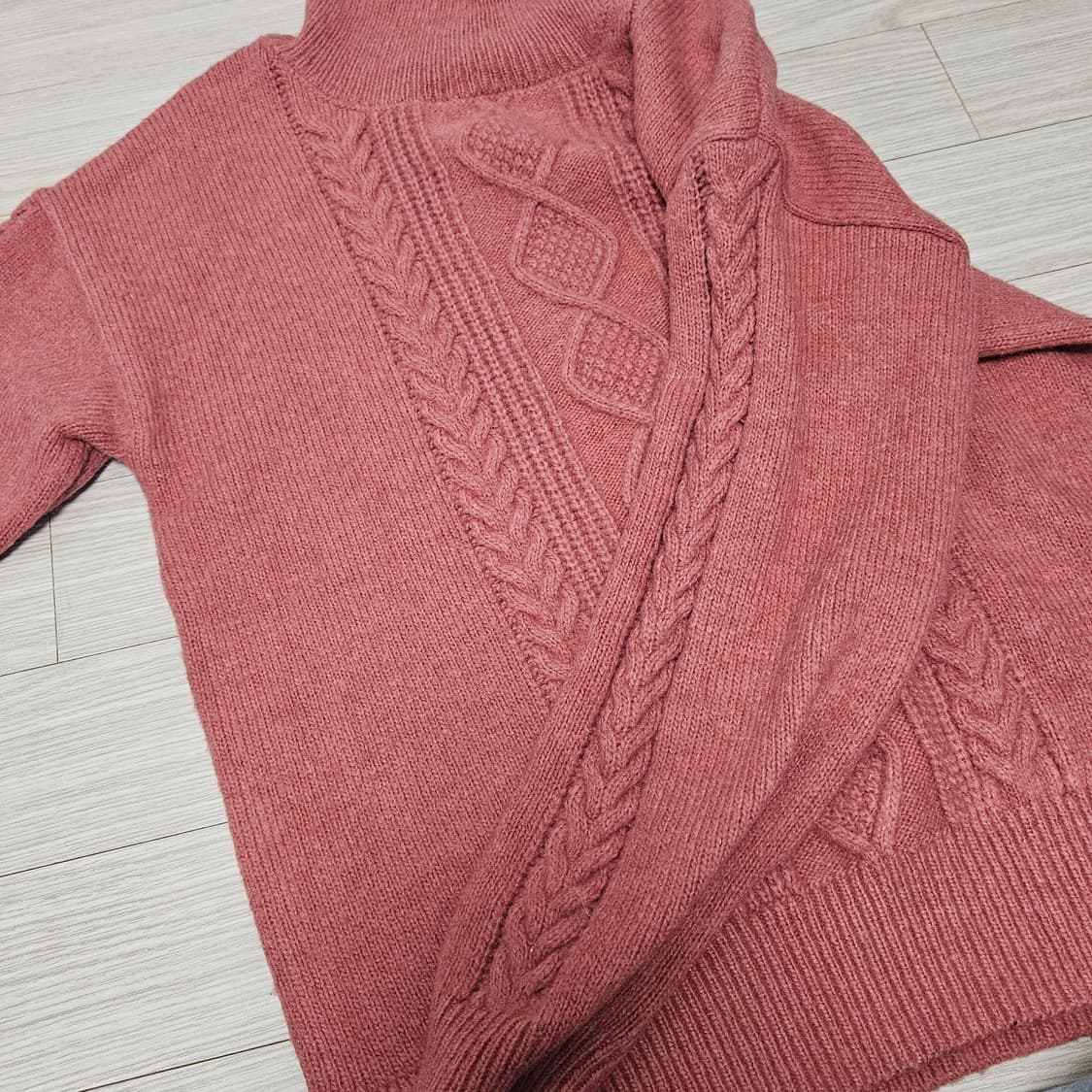 로엠 진핑크 폴라 니트 상품이미지5