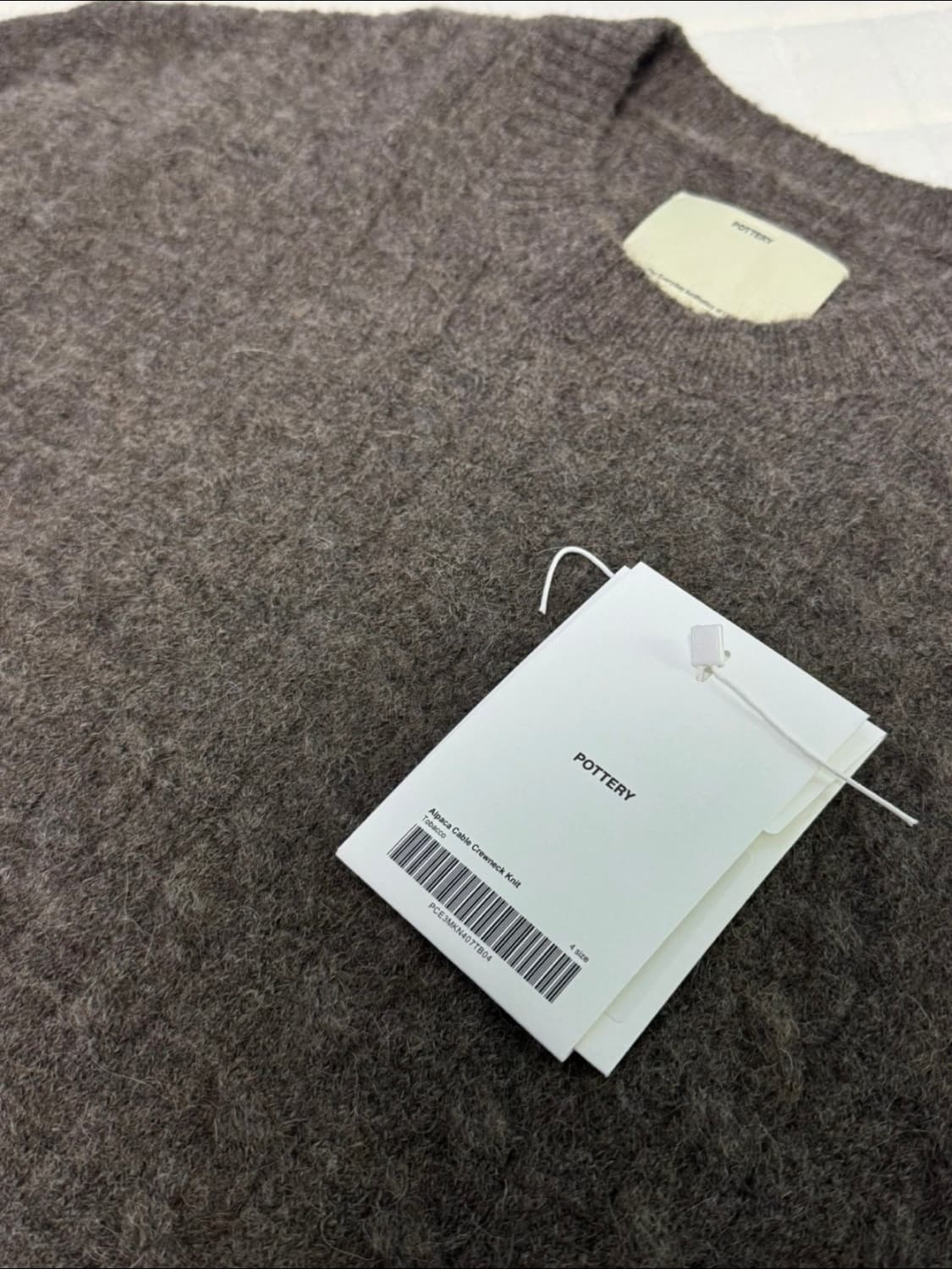 [단순착용] 포터리 알파카 케이블 크루넥 니트 토바코 4사이즈 상품이미지2