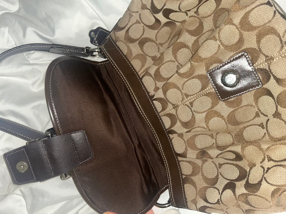 코치 소호 시그니처 숄더백 상품이미지4