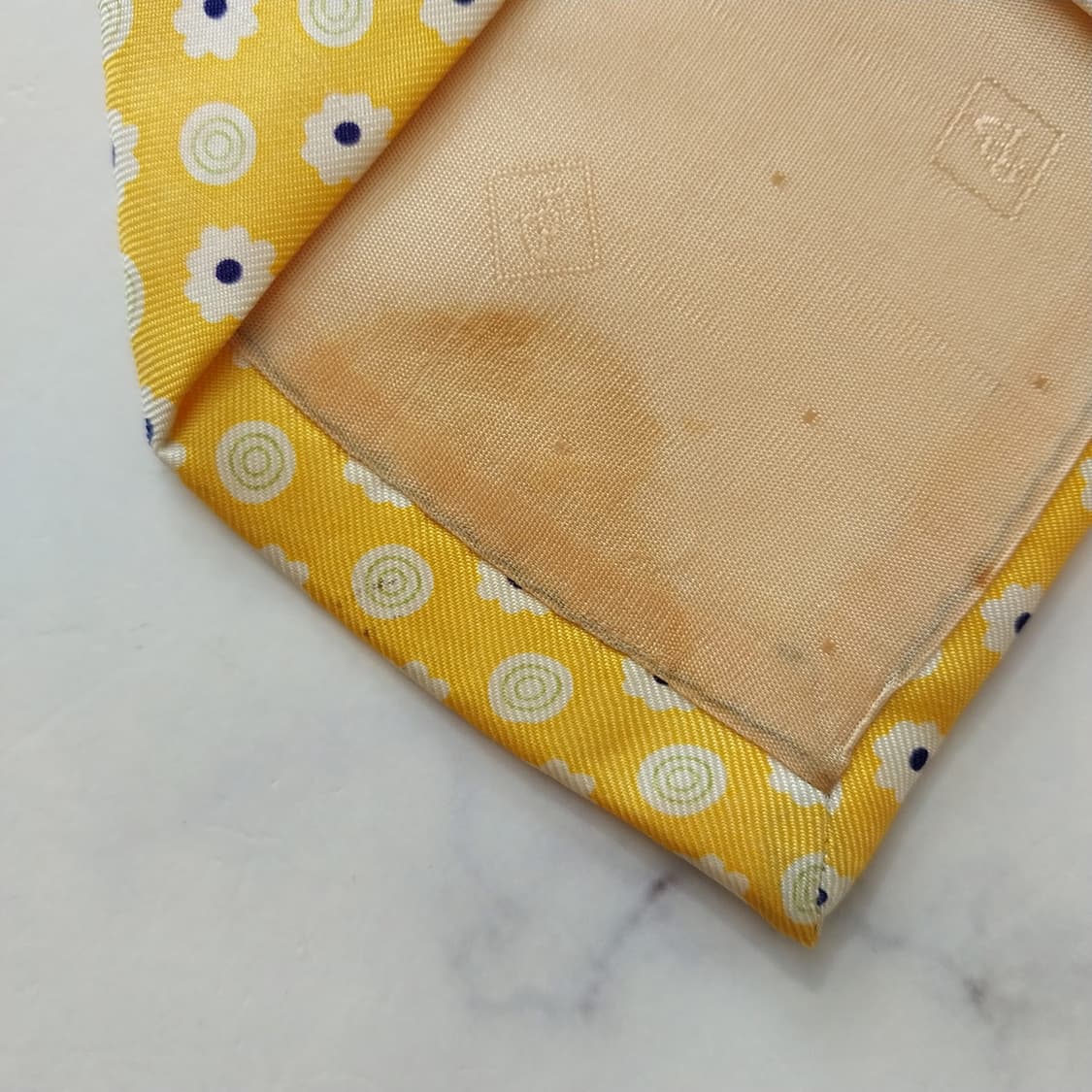 발망 실크 옐로우 플라워 패턴 넥타이 9.6cm A등급 K1999
 상품이미지8