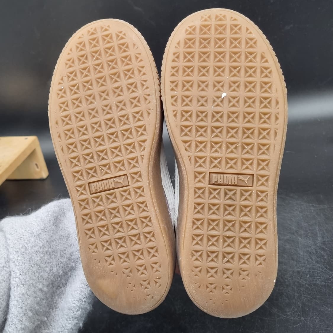 푸마 스웨이드 플랫폼 운동화 220 상품이미지3