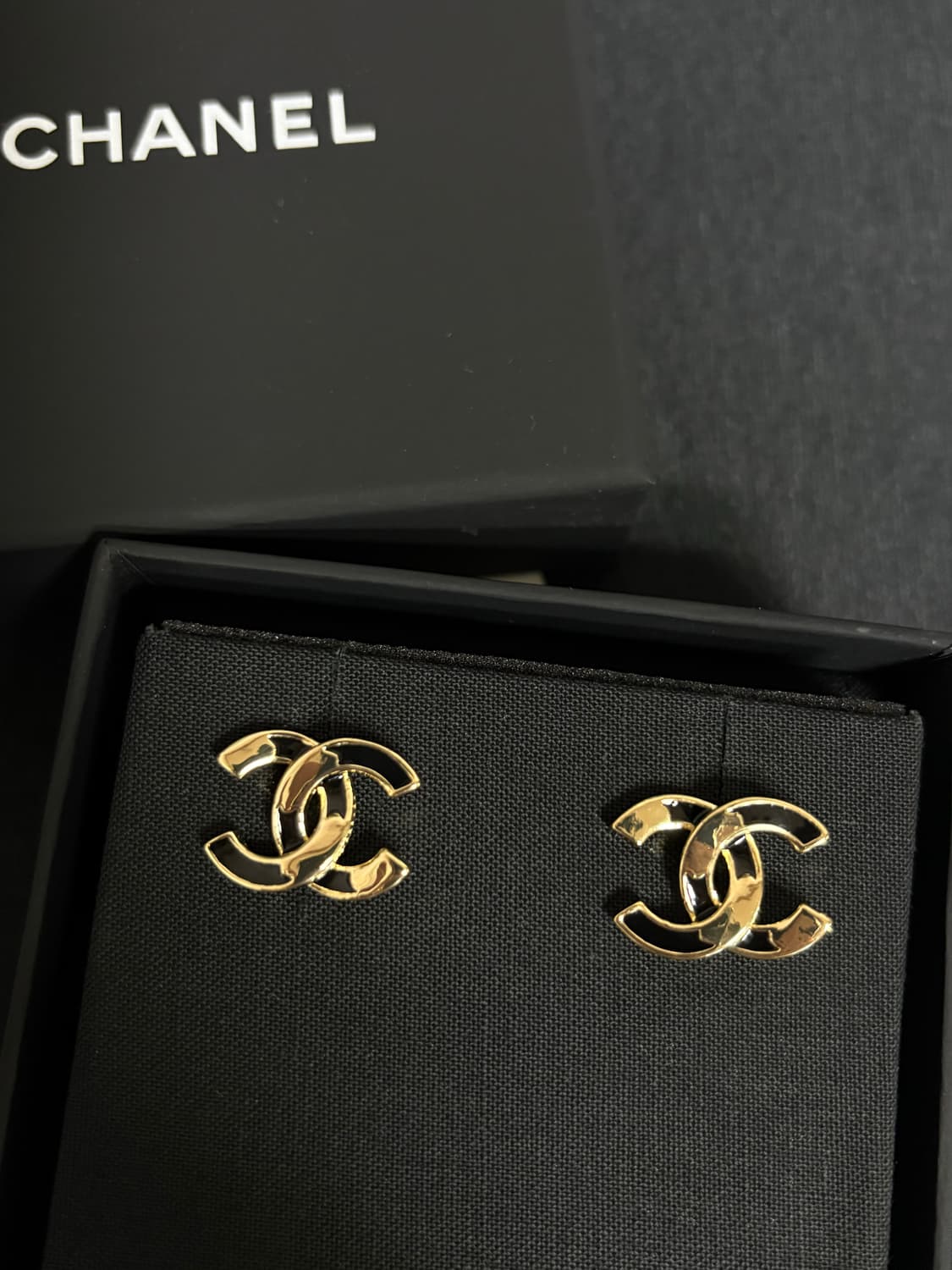 샤넬 정품 cc로고 업사이클링 투톤 컬러 귀걸이 상품이미지3