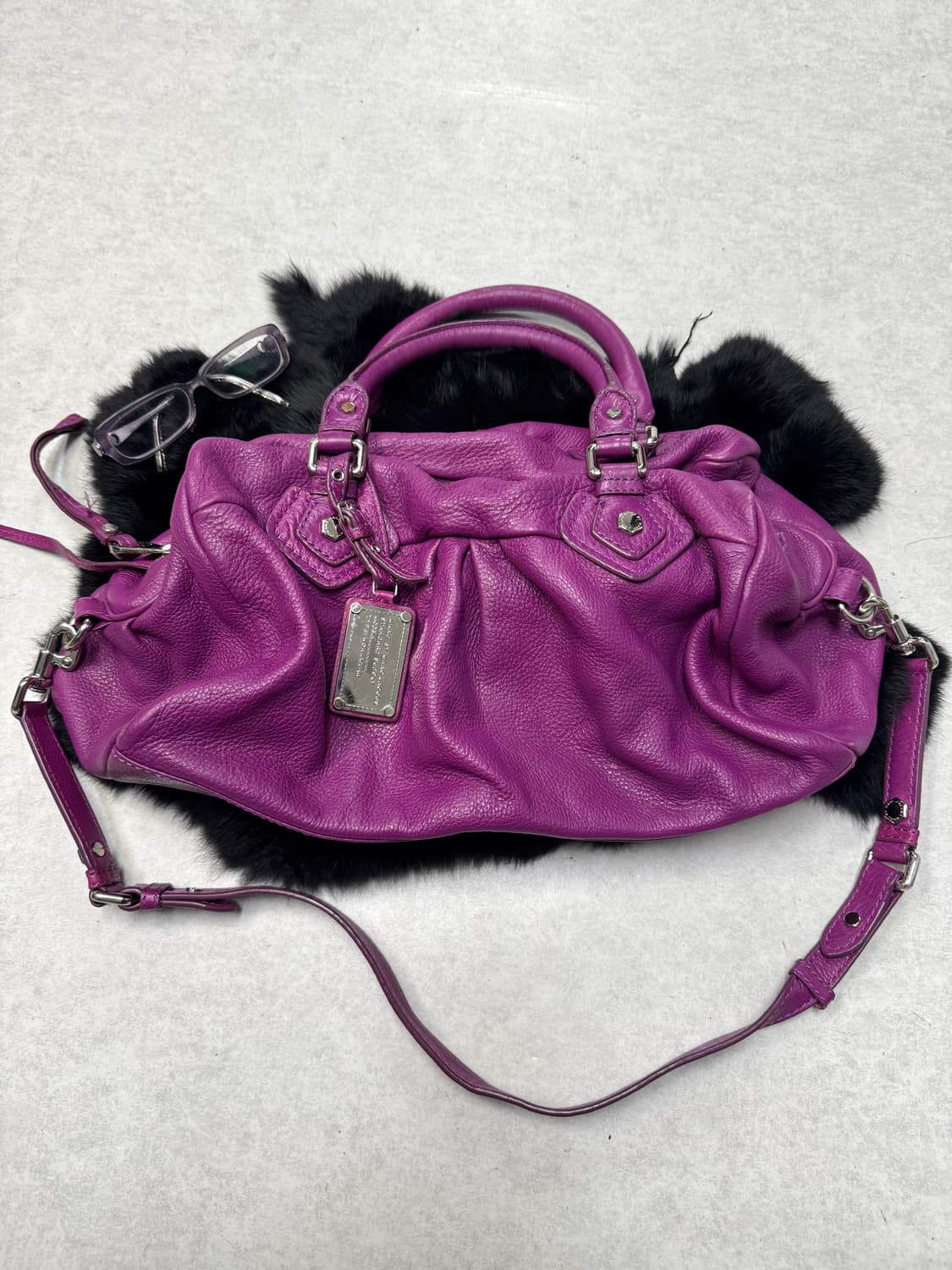 클래식 Q 그루브 갸루 토트&숄더백  상품이미지1