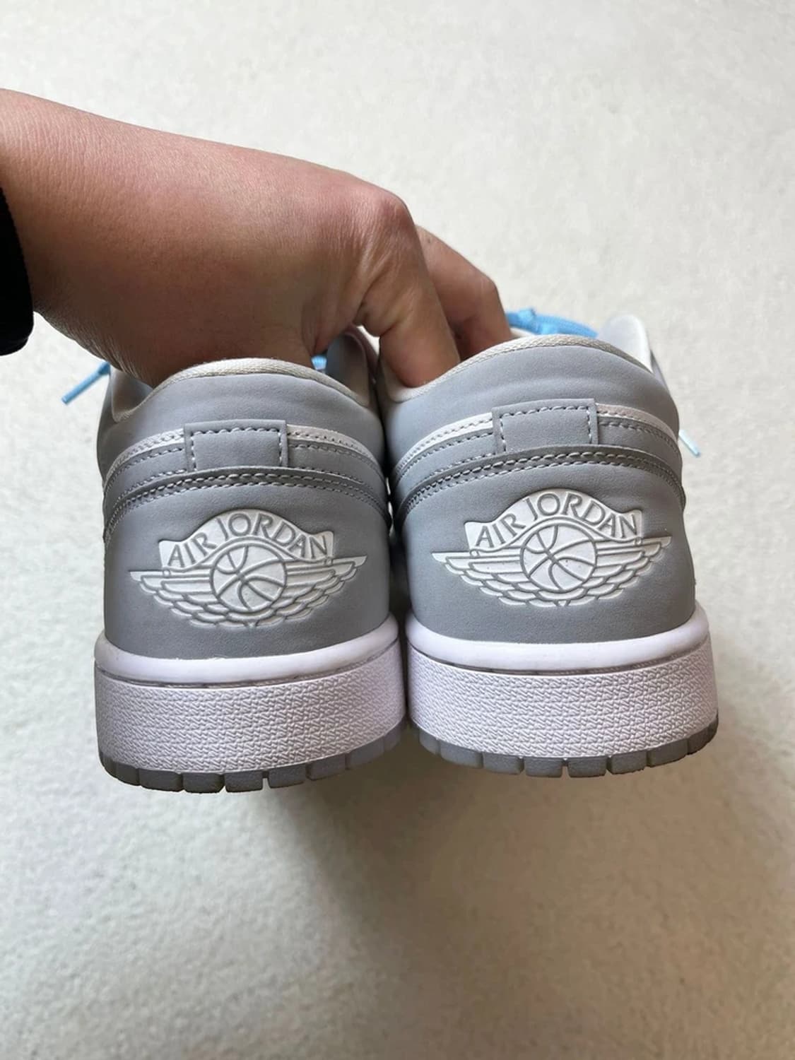 에어 조던 1 로우 화이트 울프 그레이 A1832 상품이미지7