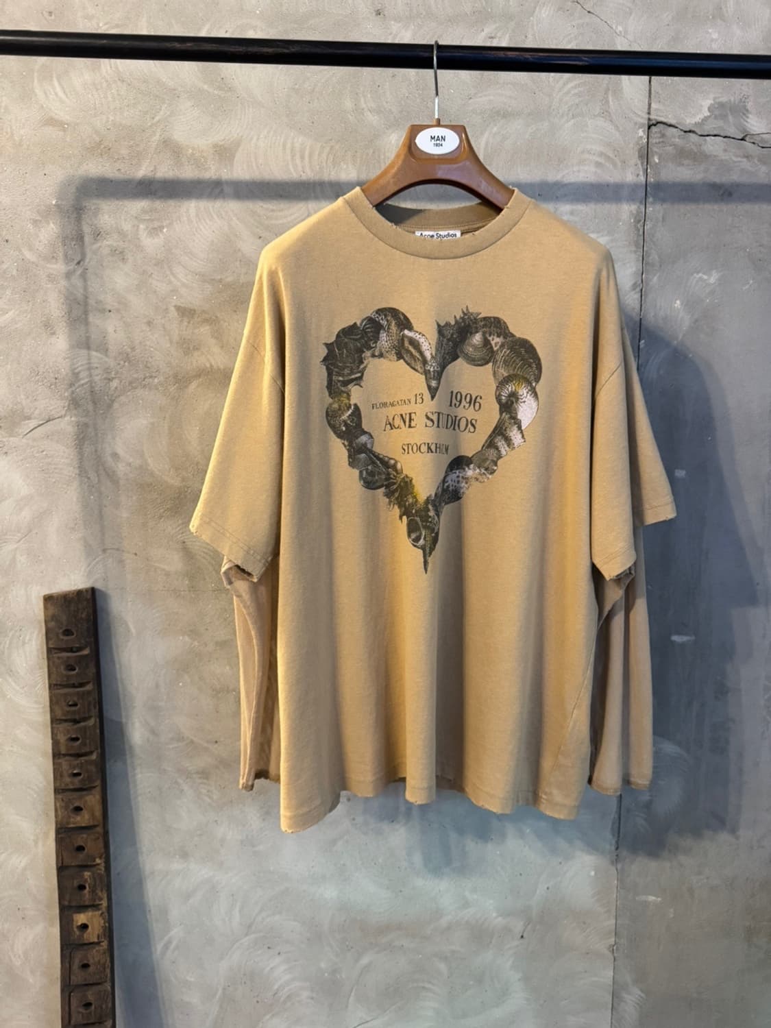 아크네 스튜디오 그래픽 티셔츠 남 95 여 66~77 상품이미지1