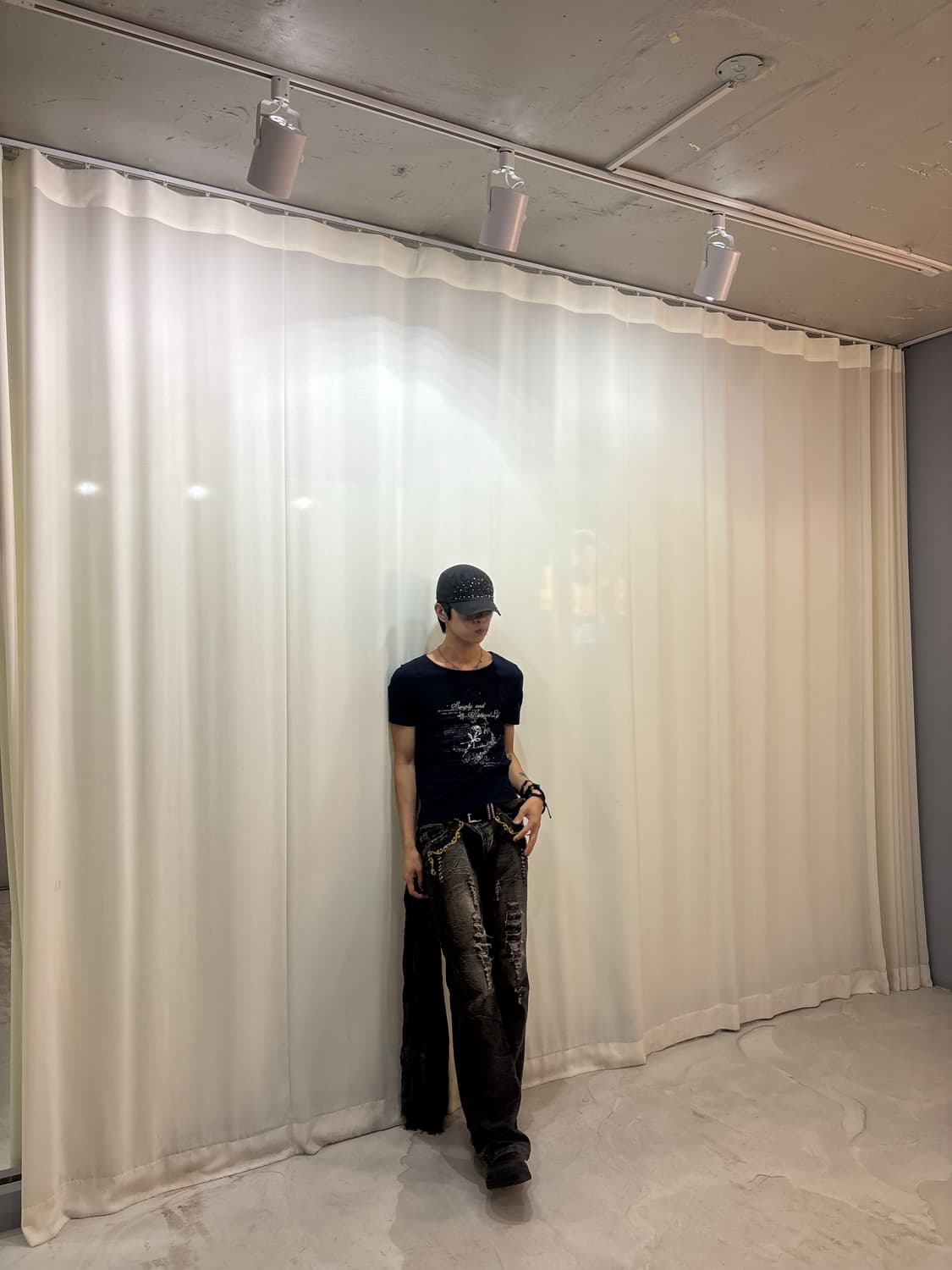“Unknown” 00’s Gothic Print Tee 상품이미지4