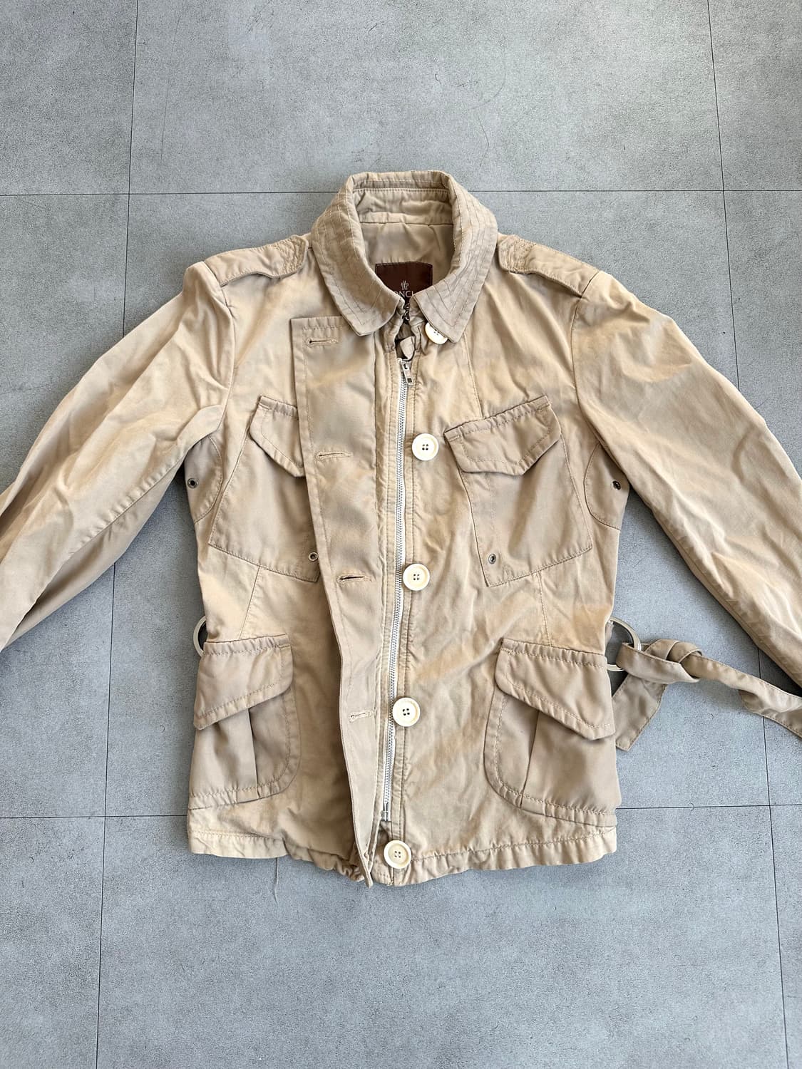 몽클레어 유틸리티 베이지 워크자켓 상품이미지3