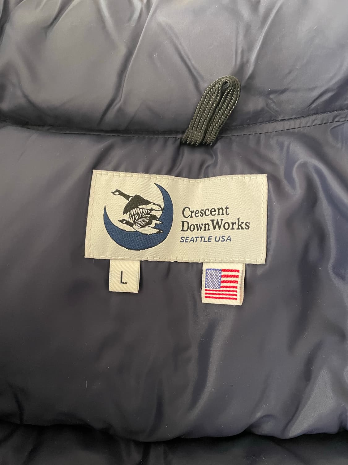 크레센트다운웍스 베스트 네이비L 상품이미지4