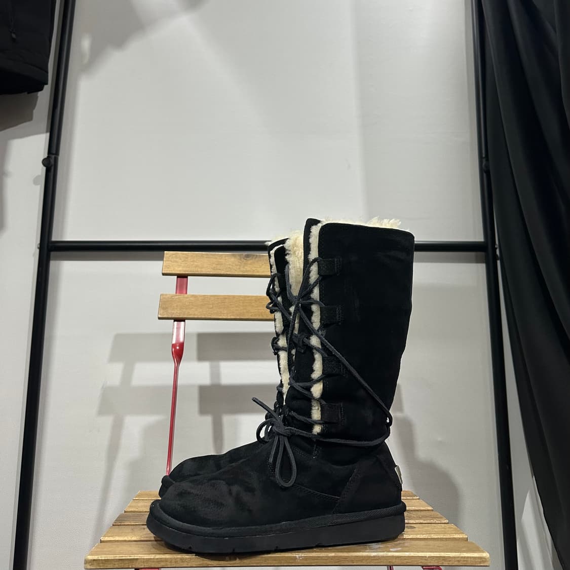 250) UGG 어그 부츠 여성 여자 부츠 Whitley 블랙 롱 부츠 상품이미지3