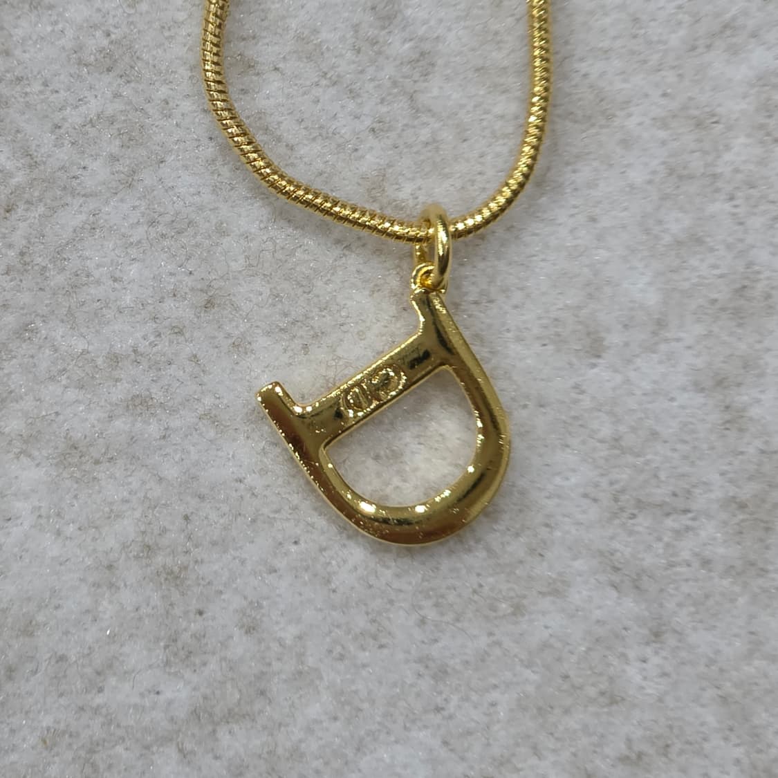 디올 금장 빅 D 로고 목걸이(남녀공용) 상품이미지2