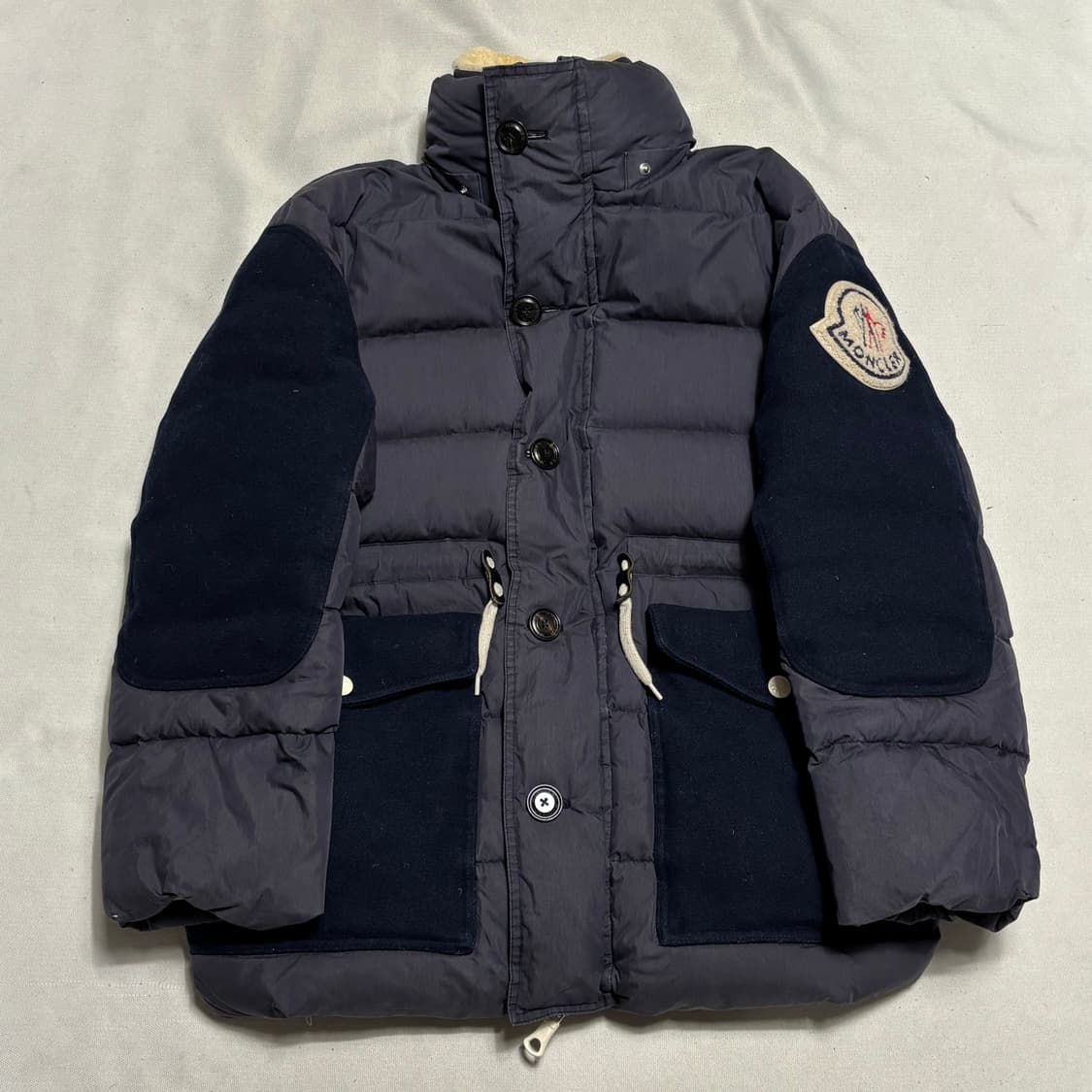 2 몽클레어 X 아미 올랜드 양털 카라 다운 패딩 상품이미지2