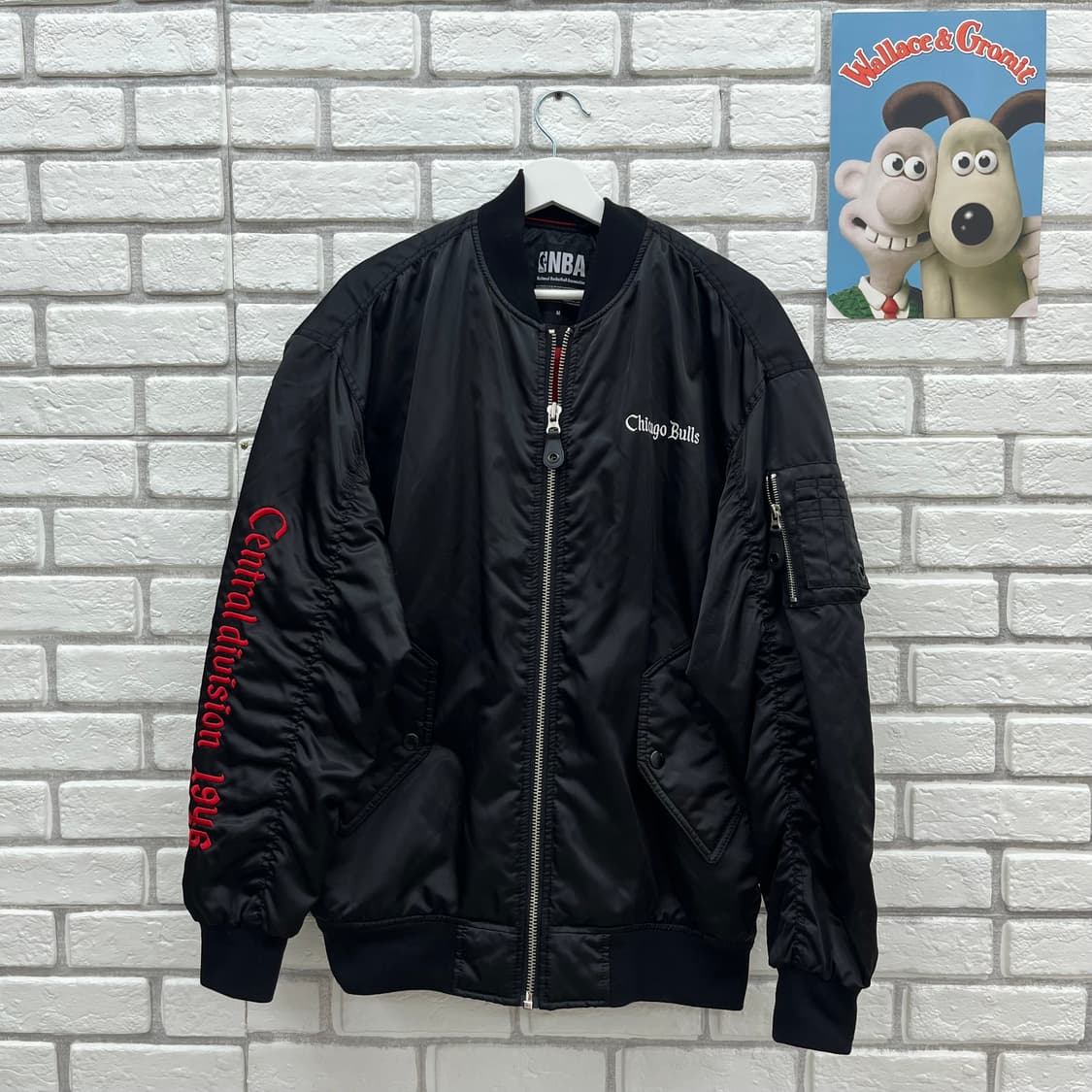 NBA 시카고 불스 블랙 봄버 자켓-M 95(치수확인!) 상품이미지1