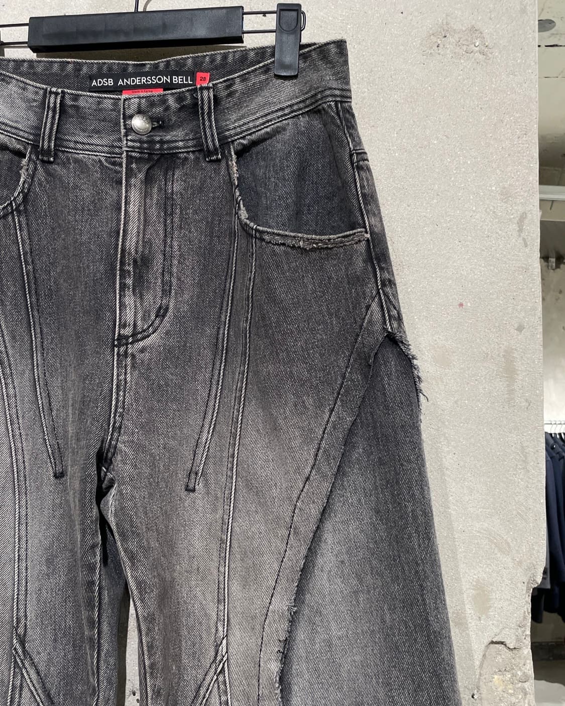 앤더슨벨 흑청 패널 카펜터 와이드 데님 팬츠 상품이미지3