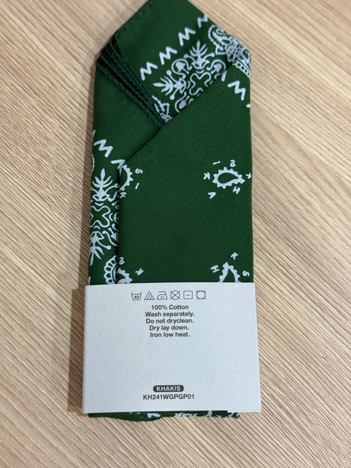 카키스 페이즐리 반다나 더현대 팝업 상품이미지2