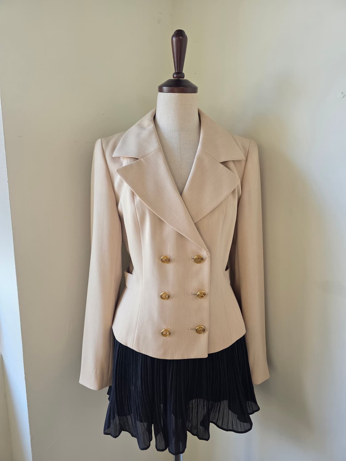 로페 자이로 로고 금장 더블 단추 베이지 울 자켓 상품이미지1