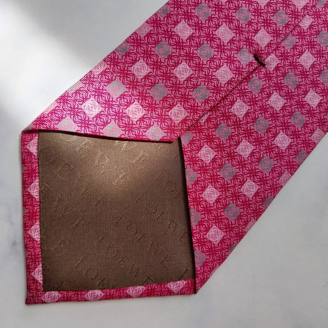 로에베 실크 핑크 패턴 넥타이 9.8cm A+~A등급 K2508
 상품이미지6