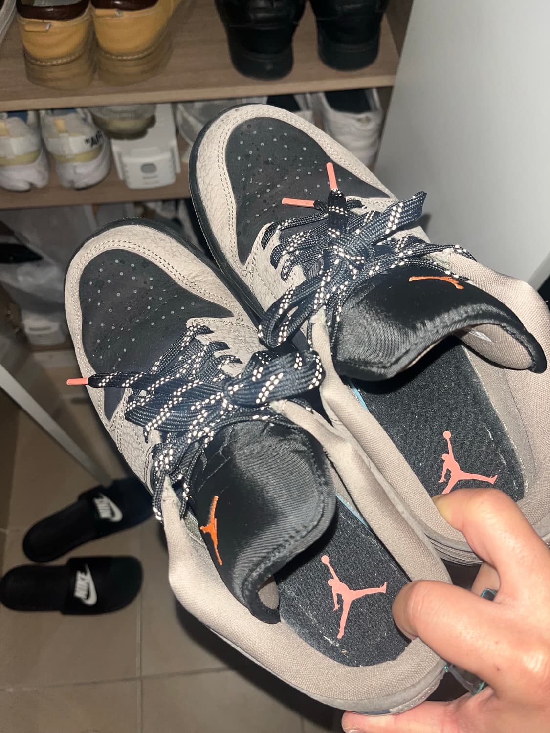 나이키 에어 조던 1 로우 SE 블랙 올리브 그레이 상품이미지2