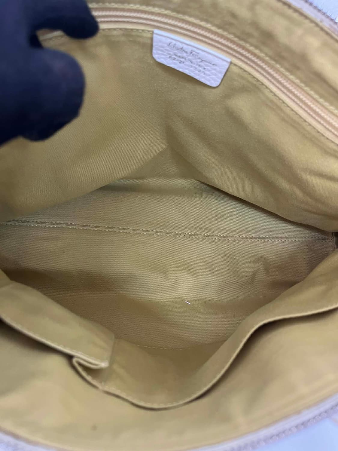 살바토레 페라가모 간치니 모노그램 가죽 숄더 토트백 상품이미지6