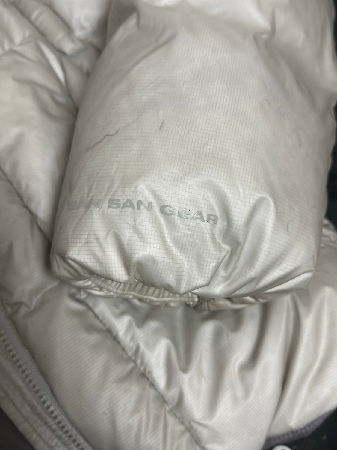[2] 산산기어 23fw 푸퍼 패딩 자켓 라이트그레이 상품이미지3