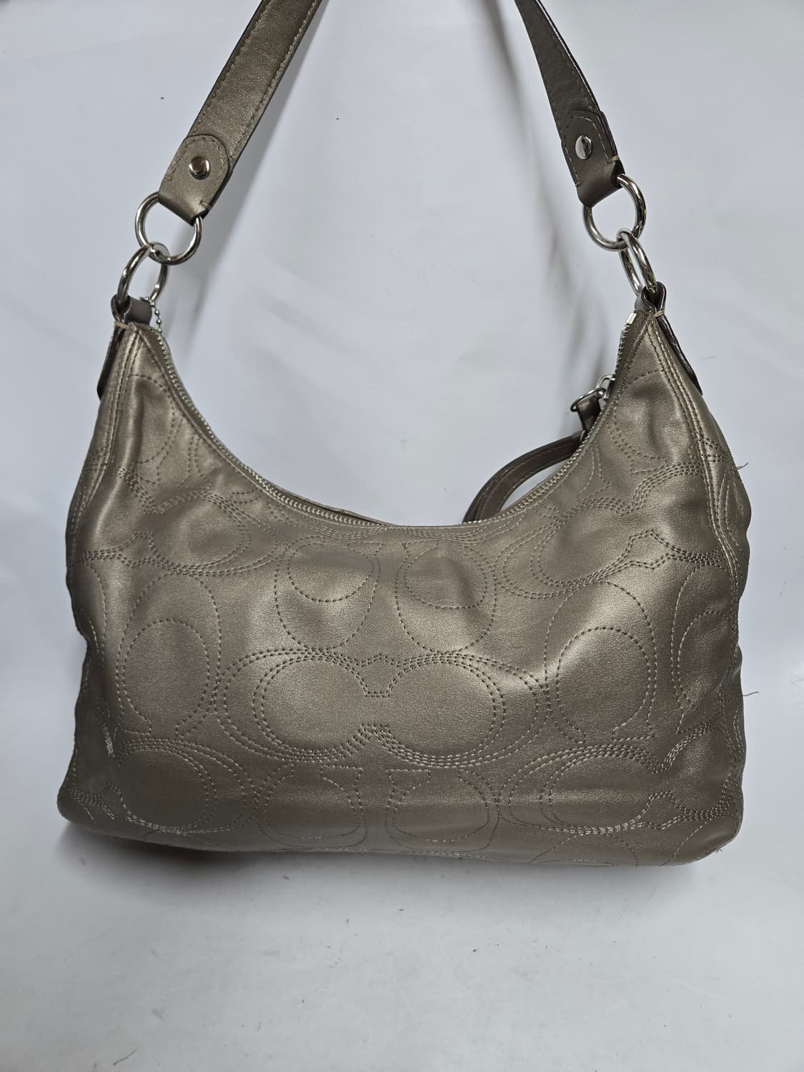 코치 시그니처 숄더백 골드 상품이미지2